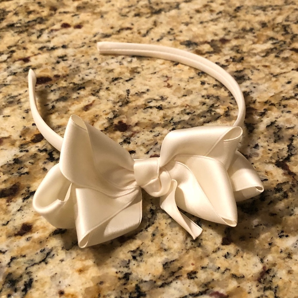 Baby-Toddler off-white bow headband